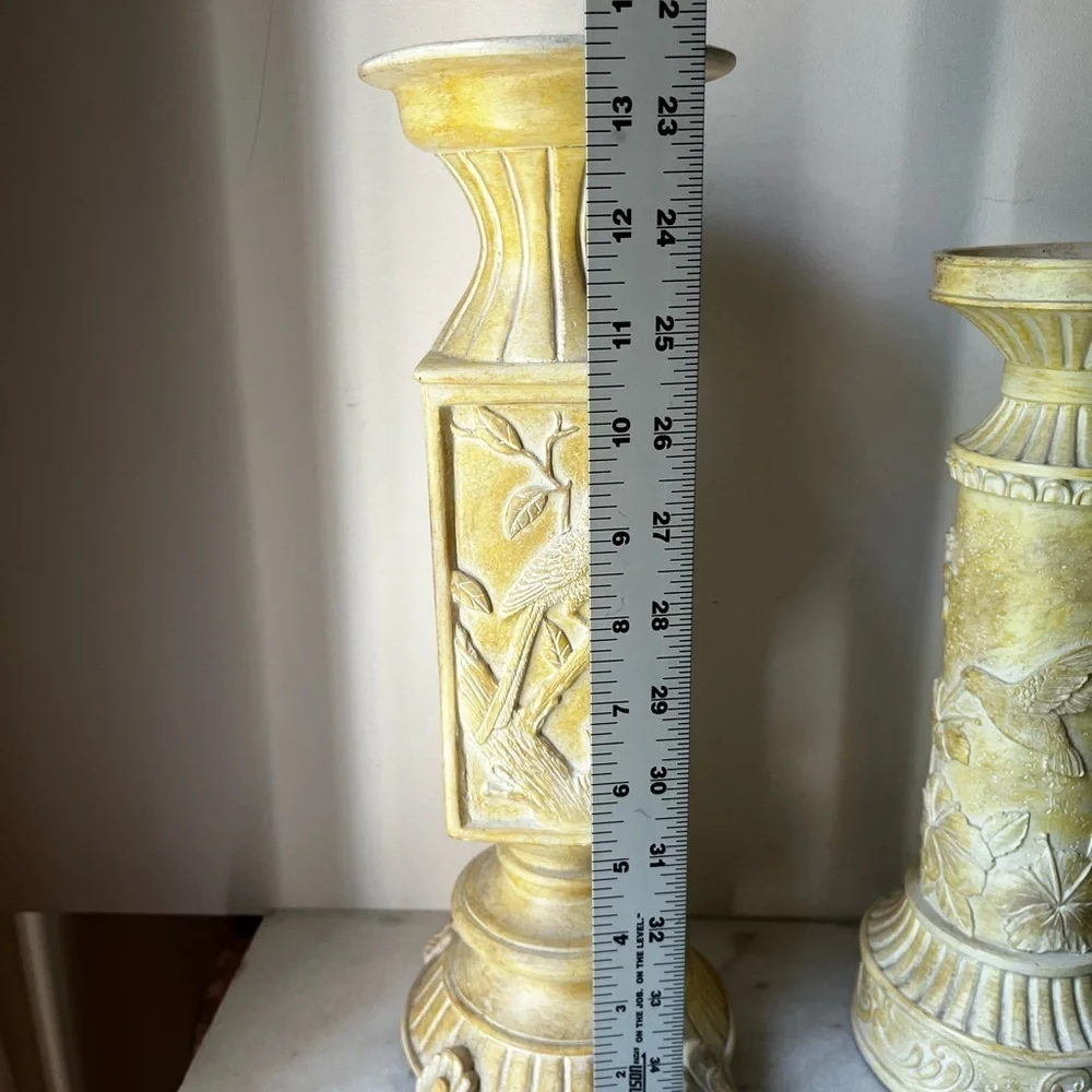 Elegant Decorative Set of 2 candle holders with birds